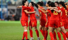 开云体育在线登录-中国女足队员团结合作，夺取冠军