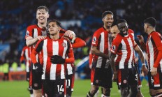 开云体育-包含英格兰球队集体庆祝，士气高昂迎接下一场比赛的词条