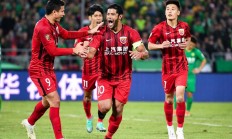 开云体育网页版-上港客场失利，引发球队冲击力不足的讨论