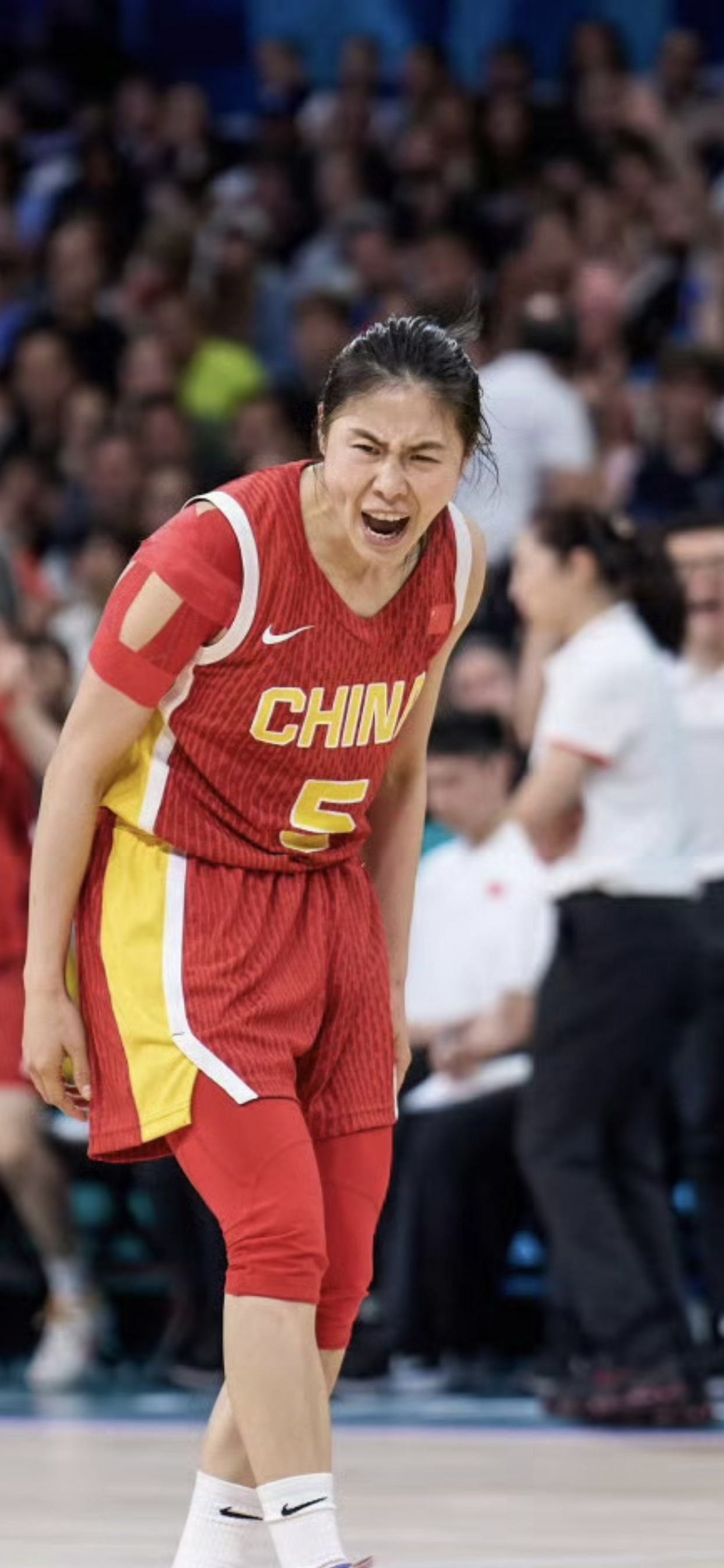 包含澳大利亚女篮再胜一场，连胜势不可挡的词条