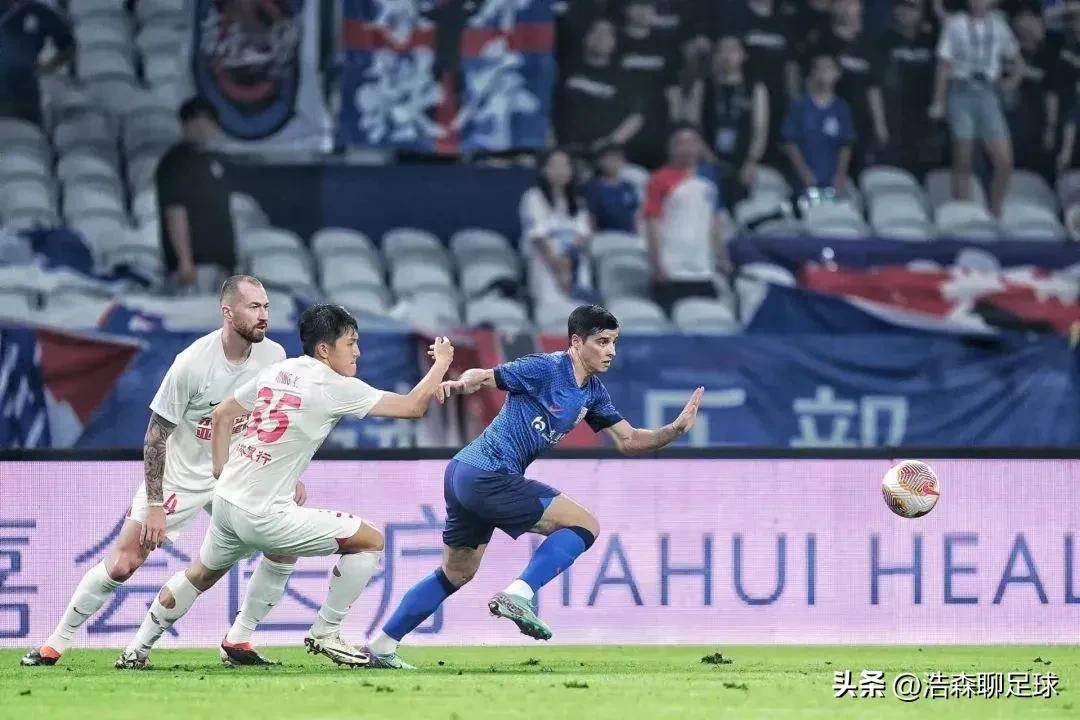 包含本土球队表现抢眼，观众欣喜赞叹的词条