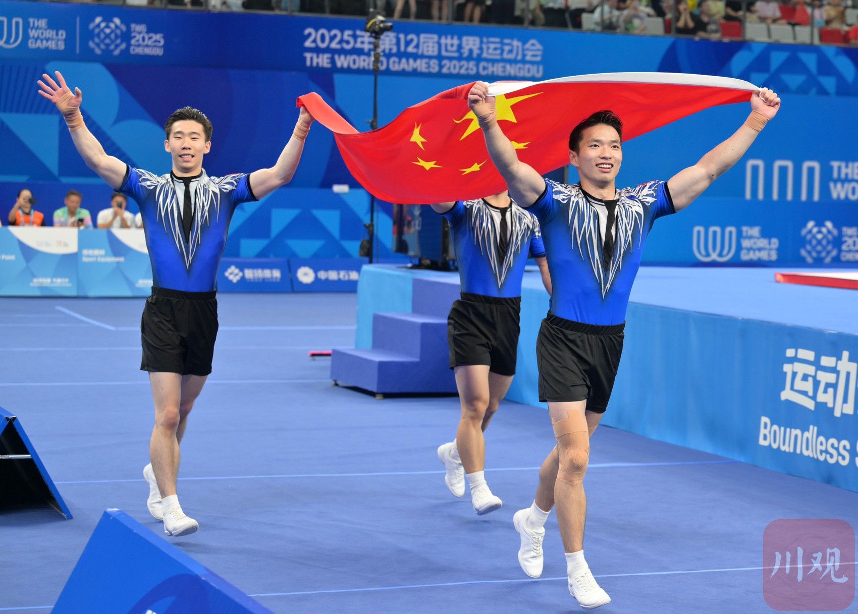 中国代表队奋力争夺金牌，取得令人瞩目的表现