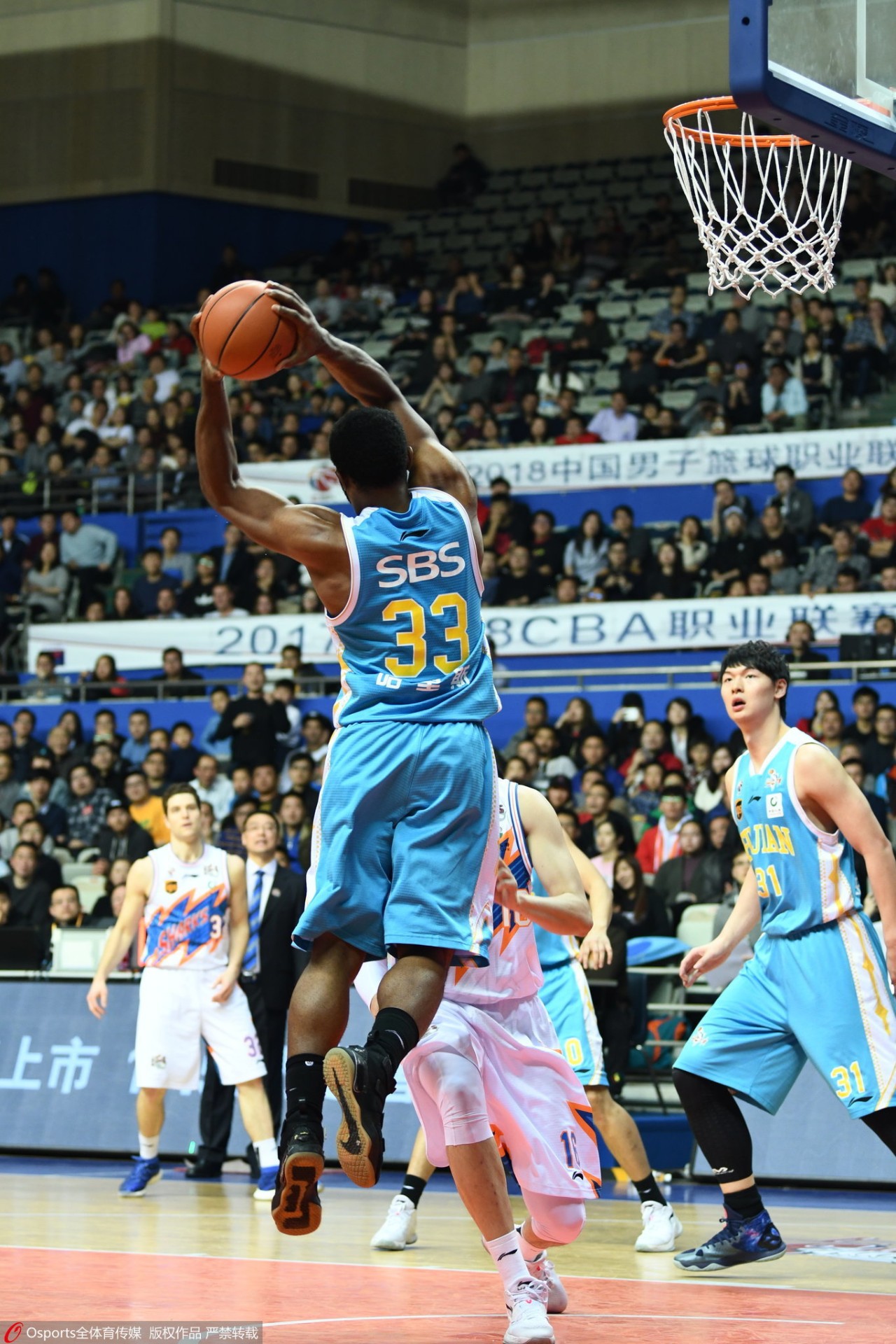 包含福建男篮客场获胜，内线硬仗打得漂亮的词条